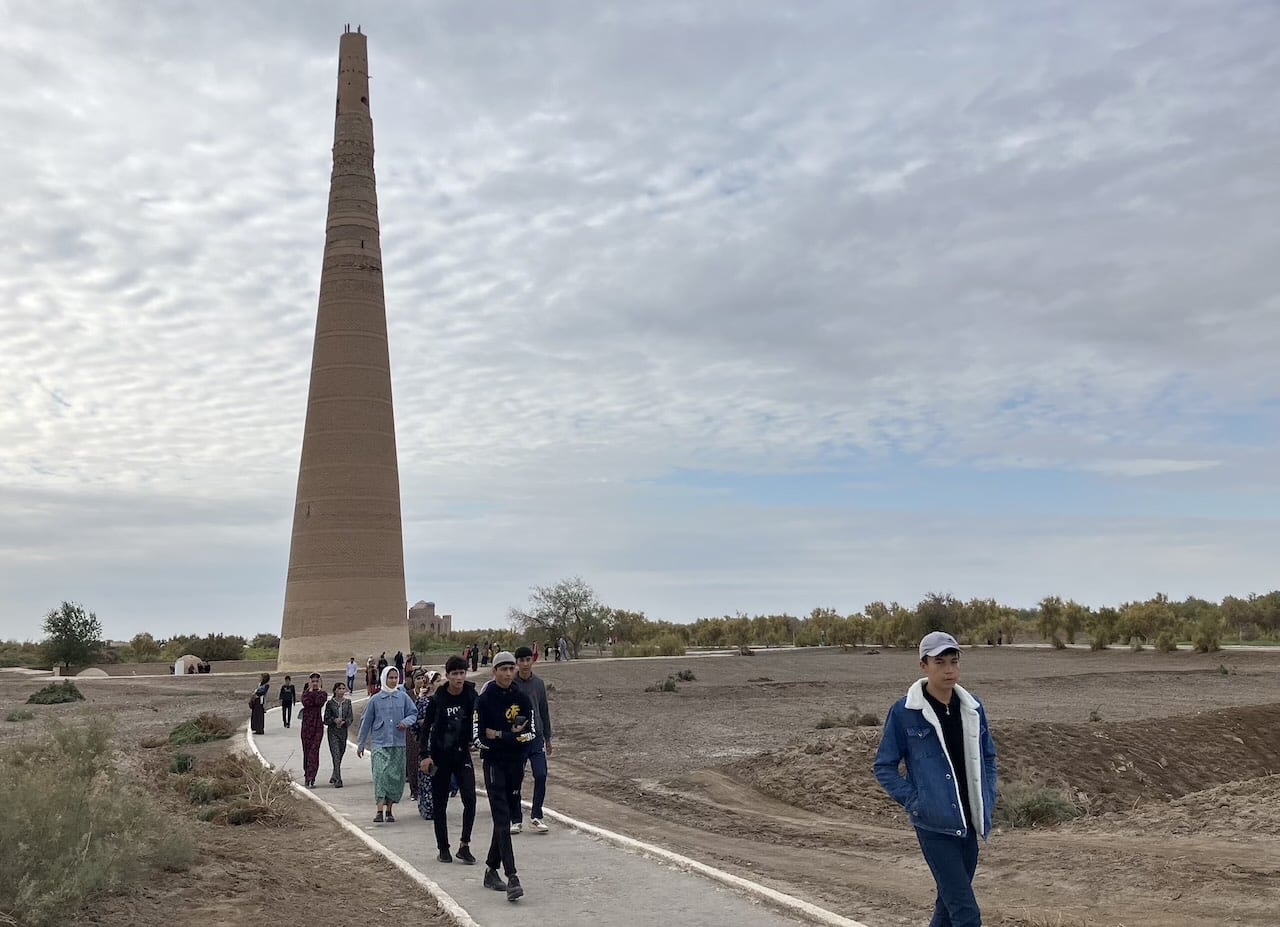 夫婦　世界一周 　ウズベキスタン　ヒヴァ　トルクメニスタン　地獄の門