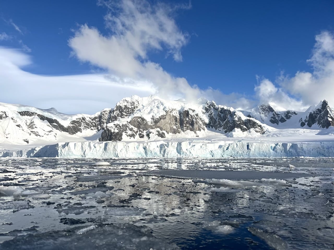 夫婦　世界一周 　南極　クルーズ　上陸