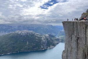 夫婦　世界一周　ノルウェー　スタバンゲル　プレーケストーレン