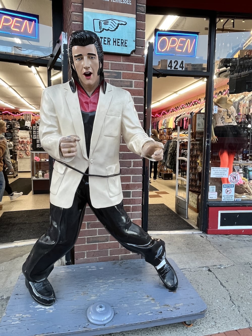 アメリカ ロードトリップ 世界一周 夫婦 旅 バックパッカー  横断