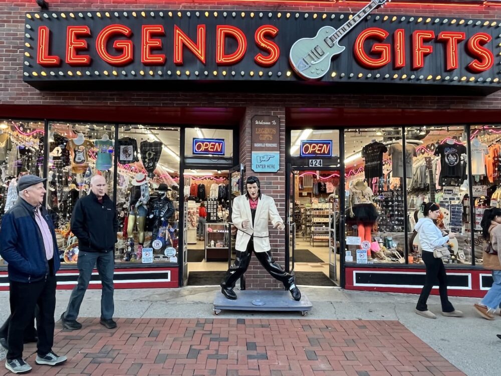 アメリカ ロードトリップ 世界一周 夫婦 旅 バックパッカー  横断