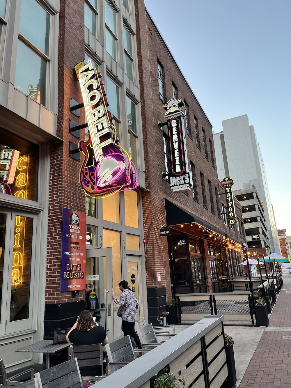 アメリカ ロードトリップ 世界一周 夫婦 旅 バックパッカー  横断