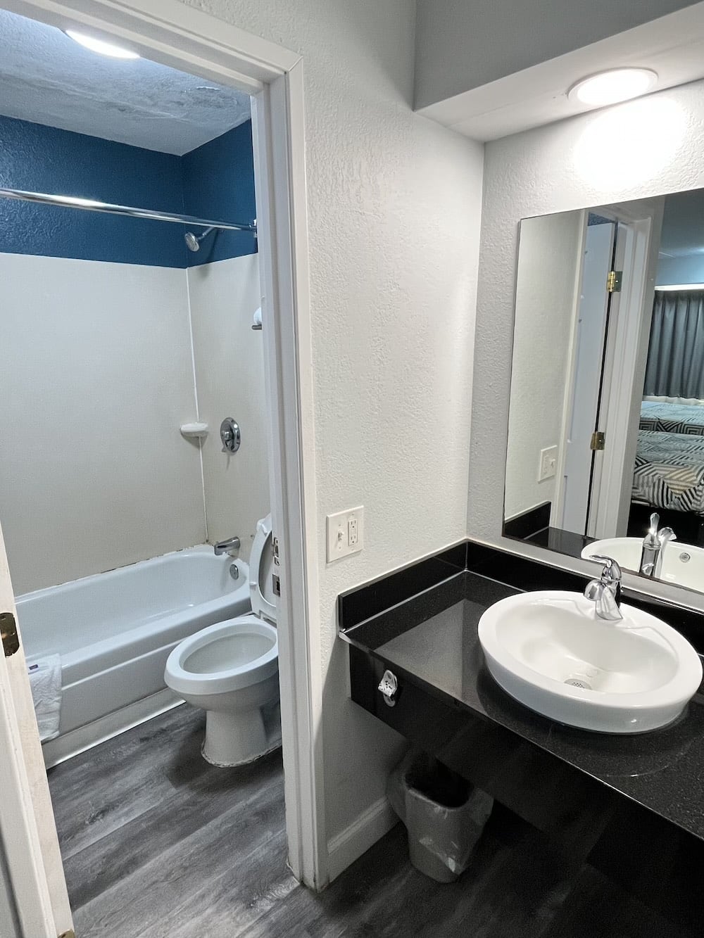 アメリカ　ロードトリップ　世界一周　夫婦　旅　バックパッカー　　横断