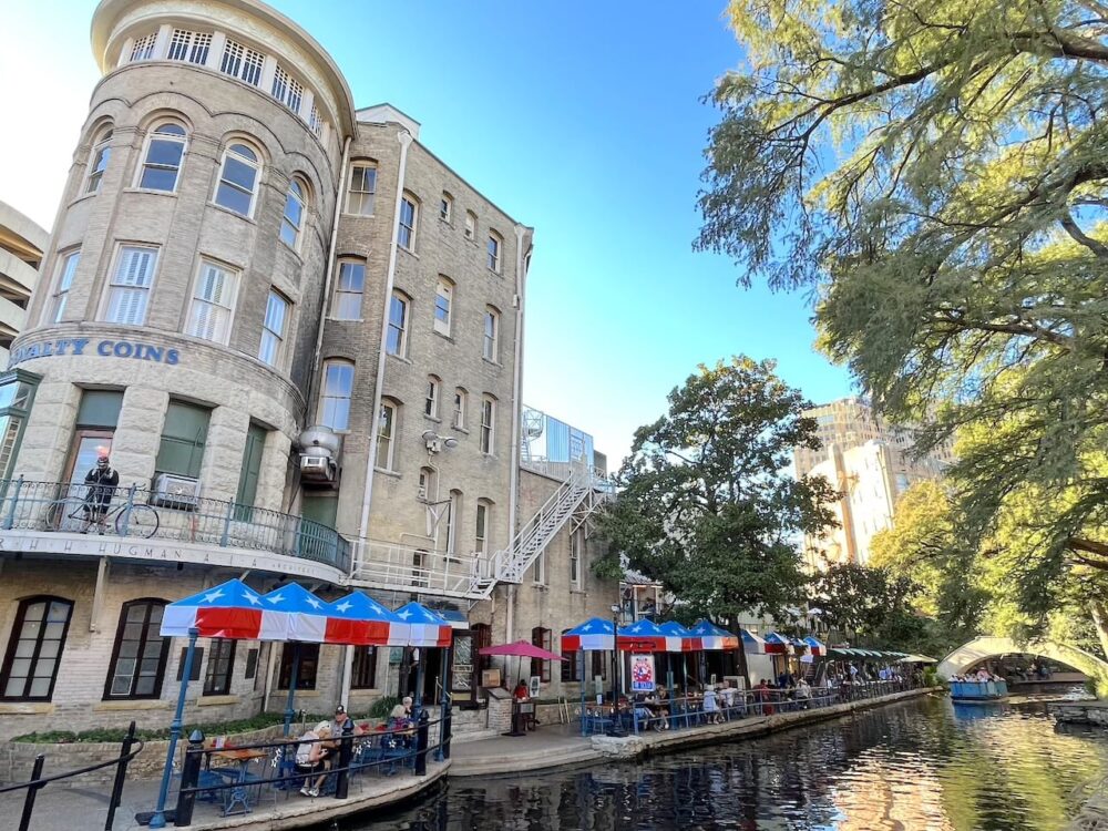 アメリカ　ロードトリップ　世界一周　夫婦　旅　バックパッカー　　横断